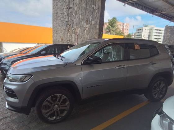 JEEP COMPASS 1.3 T270 TURBO FLEX LONGITUDE AT6